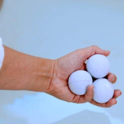 Cool Spearmint & Thyme™ Bath Fizzies 11.3oz/320g -Primally Pure Shop fizzies in hand 800x800 71572.1678138103